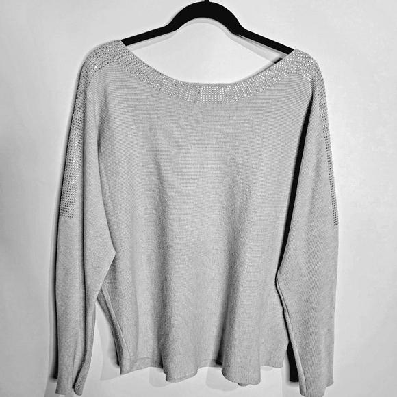 Gray sweater with silver studs - Picture 6 of 7